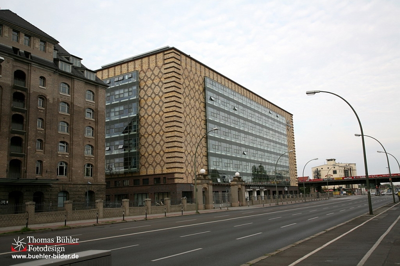 Berlin_Ost_Gebaeude von Universal-Music_IMG_9384.jpg
