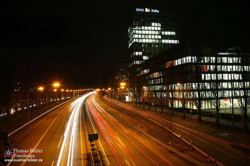 Frankfurt Blick auf den Messeturm bei Nacht IMG_5337.jpg