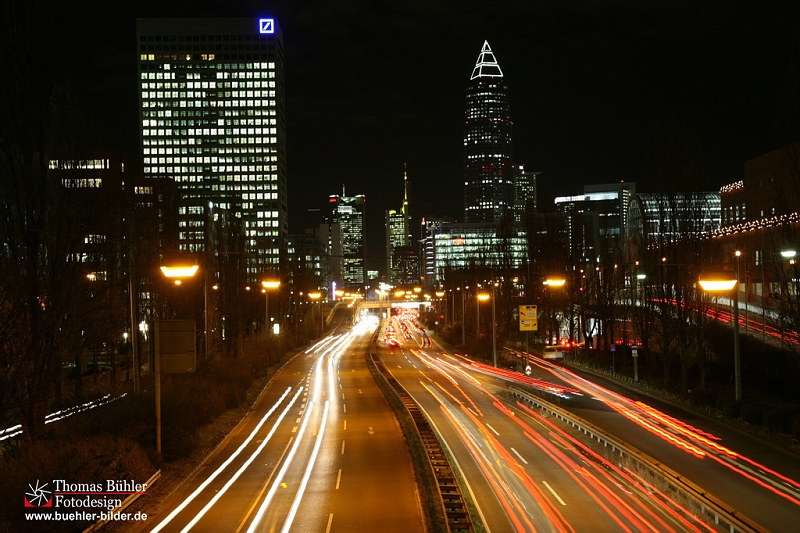 Frankfurt Blick auf den Messeturm bei Nacht IMG_5391.jpg