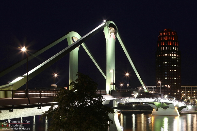 Frankfurt Brücke by night IMG_3995_0.jpg