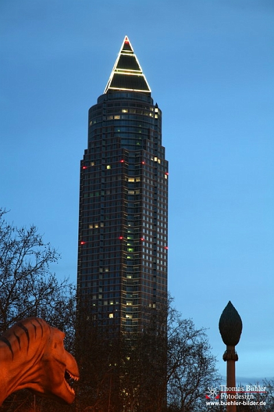 Frankfurt am Main Messeturm bei Nacht IMG_0935.jpg