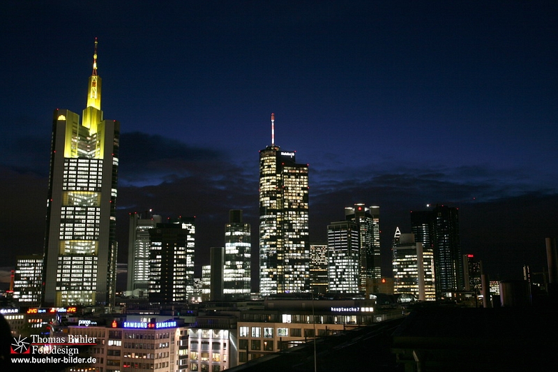 Frankfurt am Main Skyline bei Nacht IMG_3766.jpg