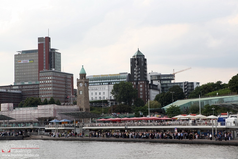 Hamburg Blick auf die Landungsbrücken IMG_3473.jpg