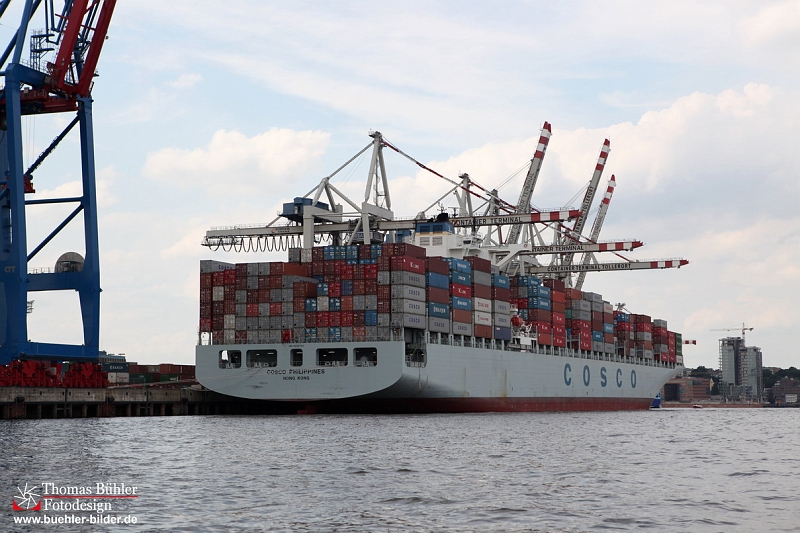 Hamburg Containerschiff im Hafen IMG_3089.jpg
