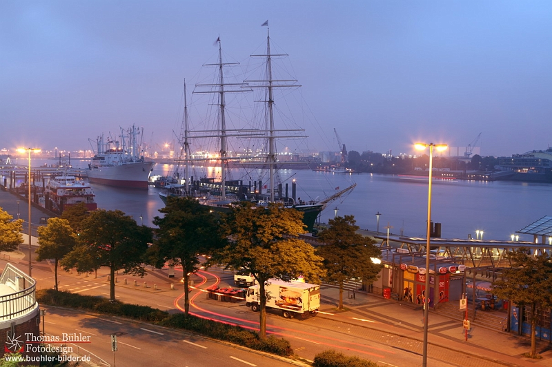 Hamburg Hafen bei Nacht IMG_2252.jpg