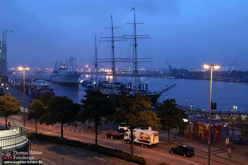 Hamburg Hafen bei Nacht IMG_2259.jpg