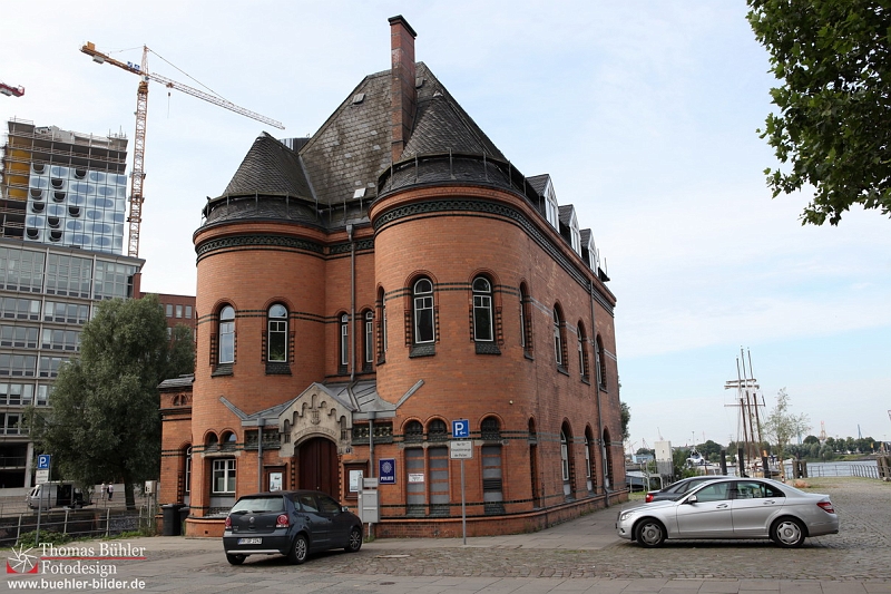 Hamburg Polizei an der Hafencity Gebäude von der Serie Notruf Hafenkant IMG_3840.jpg