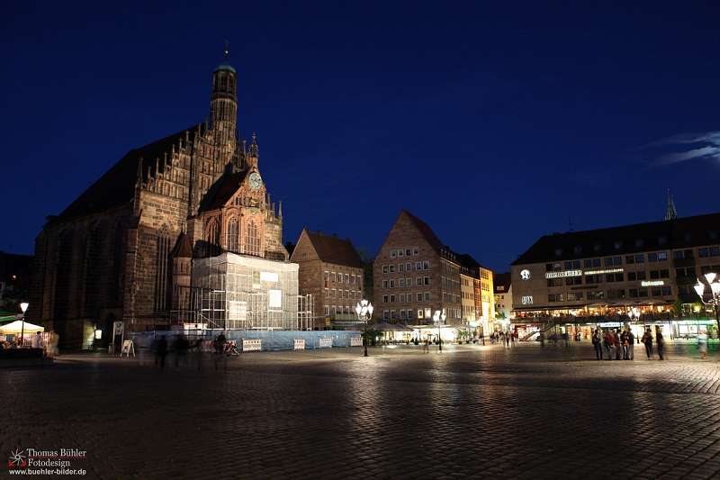 Nuernberg Frauenkirche am Hauptmarkt bei Nacht_IMG_4438.jpg